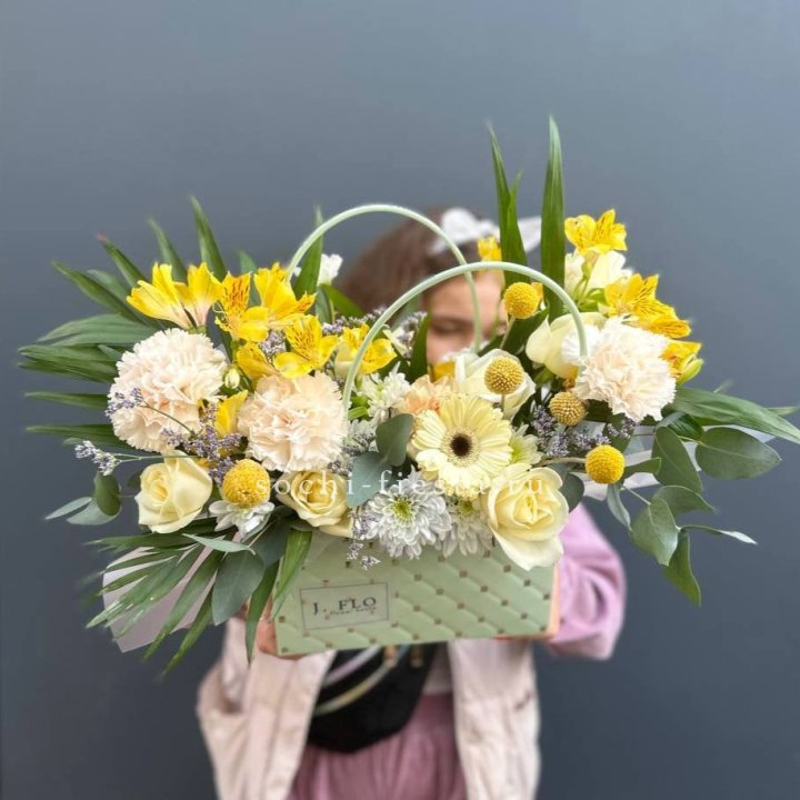 Сумочка с розами "Эпиа" в Чите