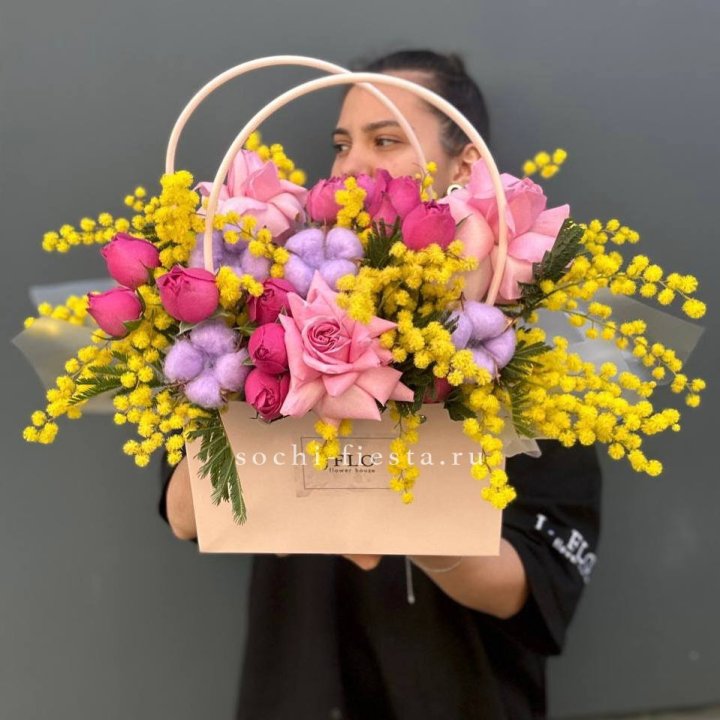 Сумочка мимозы и роз "Примавера" в Чите