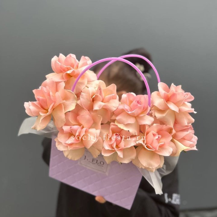 Сумочка с розами "Кети" в Чите