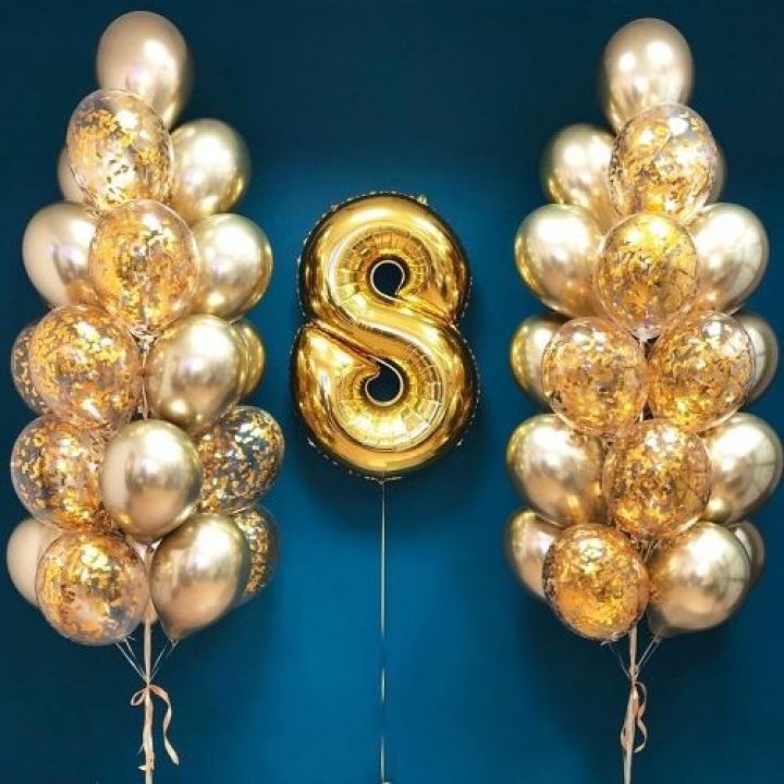 Цифра с фонтанами шаров  в Чите