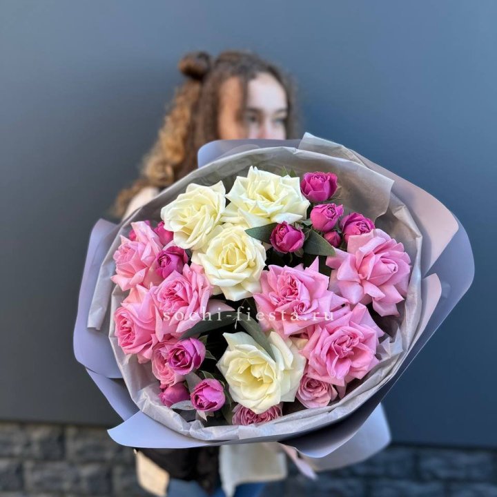 Букет французских и пионовидных роз в Чите