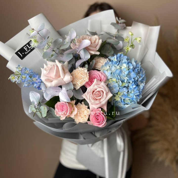 Букет с гортензией № 4 в Чите