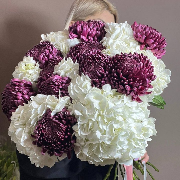 Охапка Бигуди и гортензий в Чите