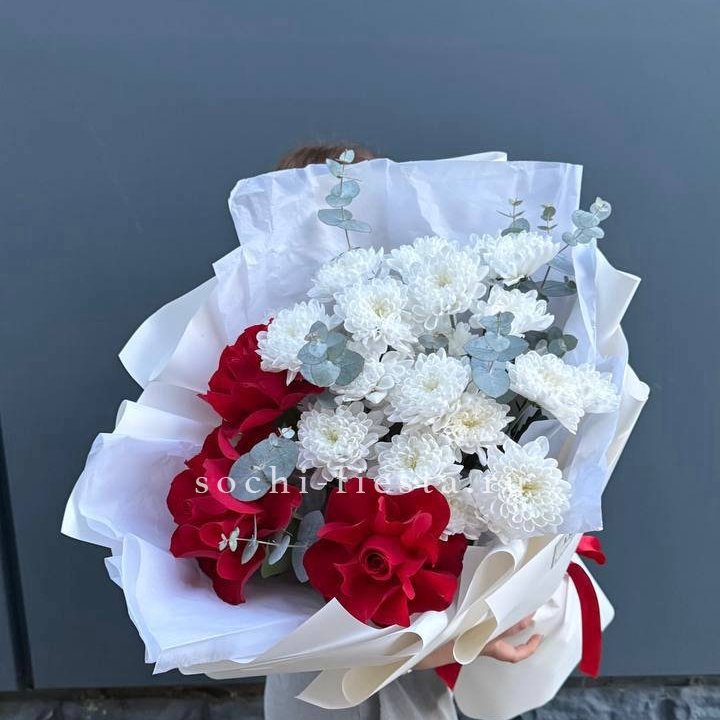 Дуо розы и хризантемы в Чите