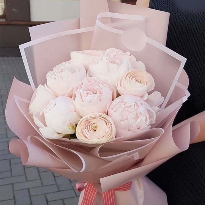 Пионы и ранункулюсы в Чите