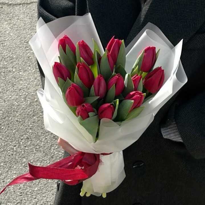 15 красных тюльпанов в Чите