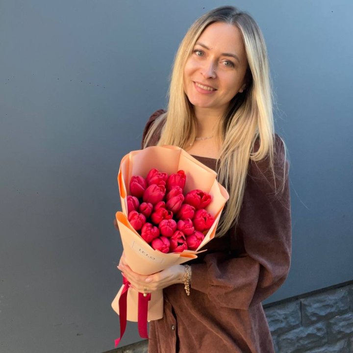  19 красных тюльпанов в Чите