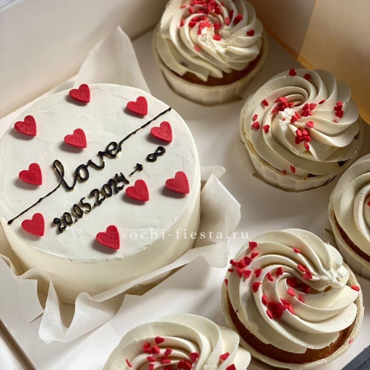 Капкейки и бенто-торт "Любимые" в Чите