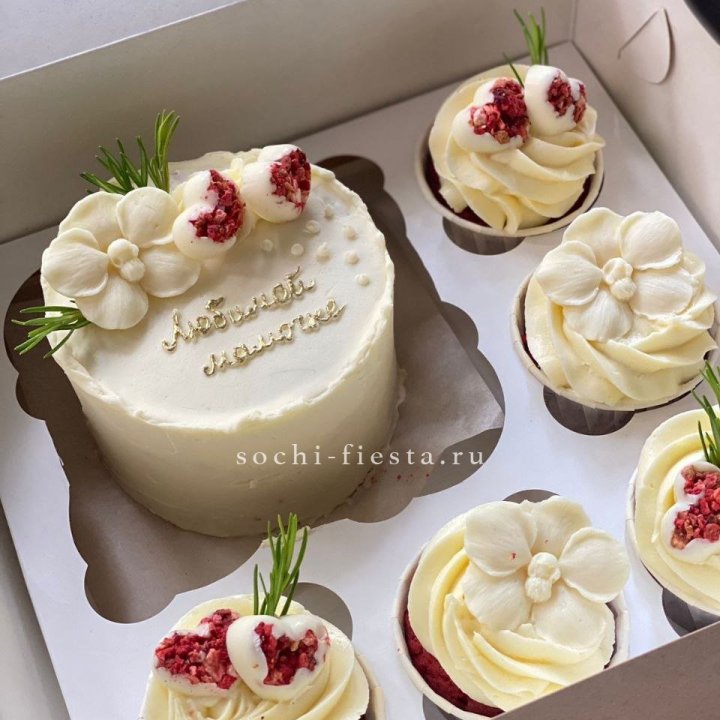 Капкейки и бенто-торт "Мамочке" в Чите