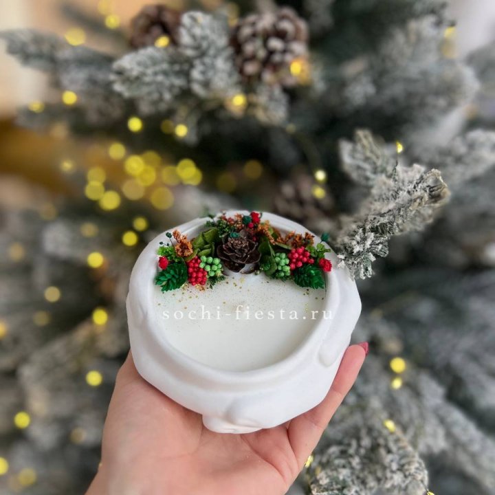 Свеча ароматическая в гипсе Руки с шишкой в Чите