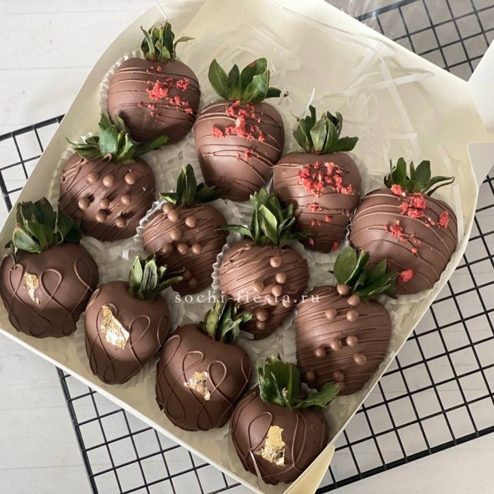 Клубника в шоколаде 12 ягод в Чите