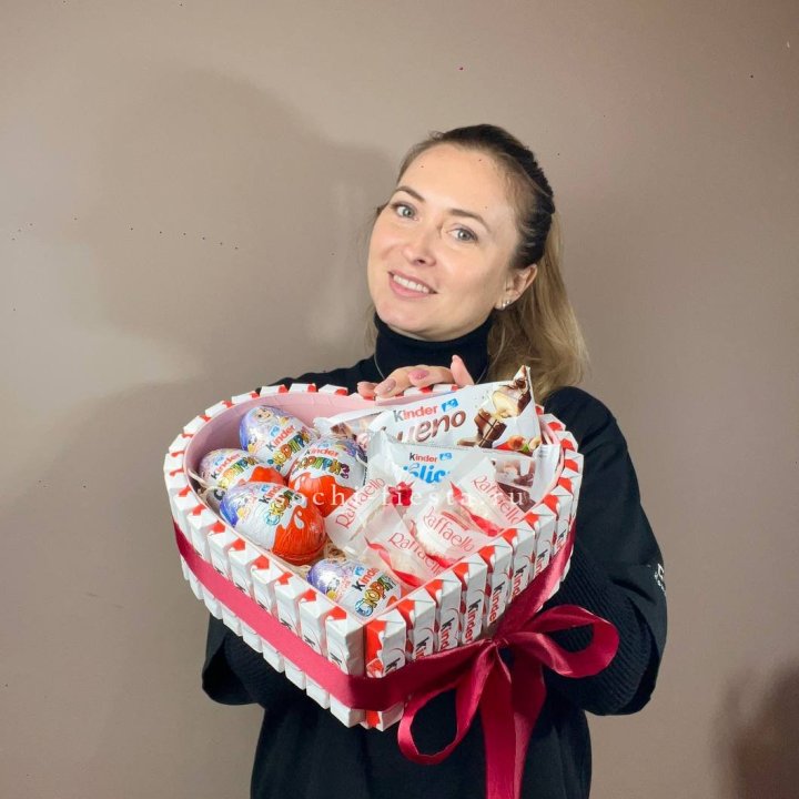 Подарочный набор сердце с Киндерами в Чите