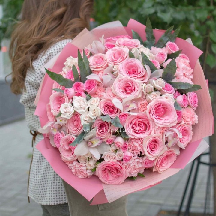 Дизайнерский букет "Барби" в Чите