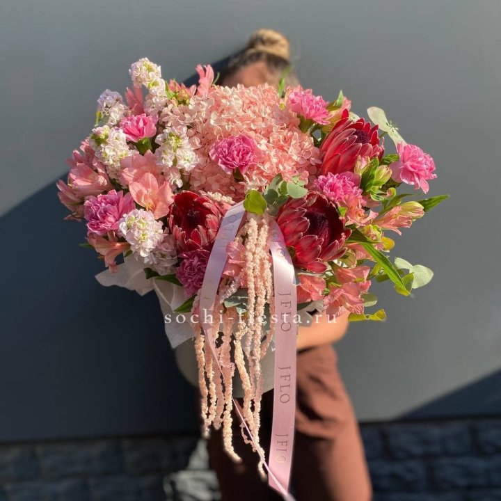 Коробка с цветами "Камикадзе" в Чите