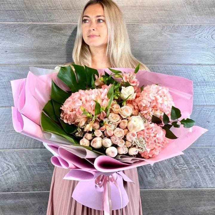 Дизайнерский букет "Валенсия-2" в Чите