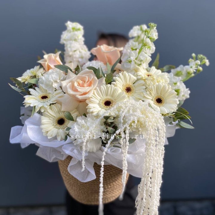 Цветы в джутовом кашпо "Валери" в Чите