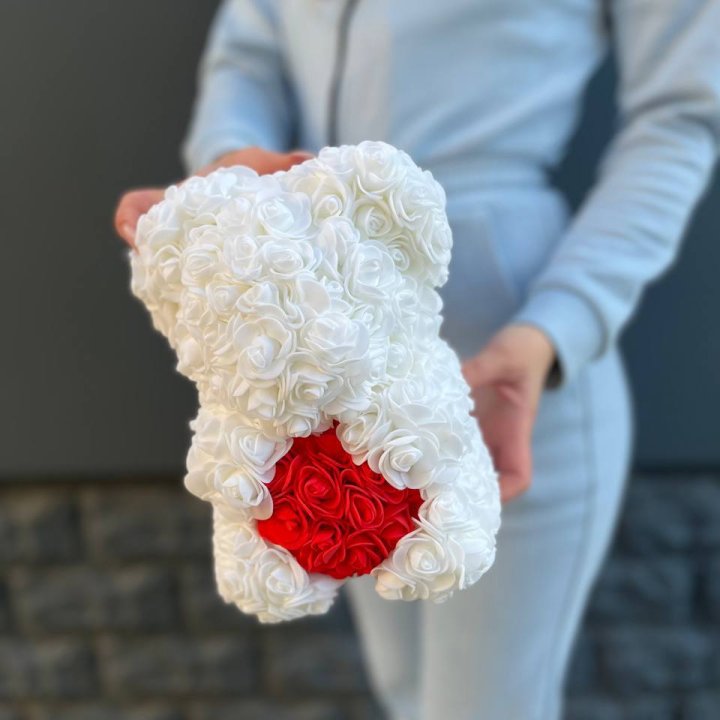 Медведь с красным седцем в Чите