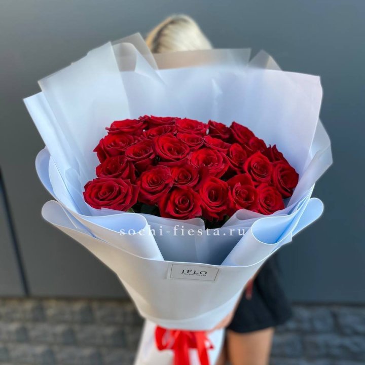 25 высоких роз  в Чите