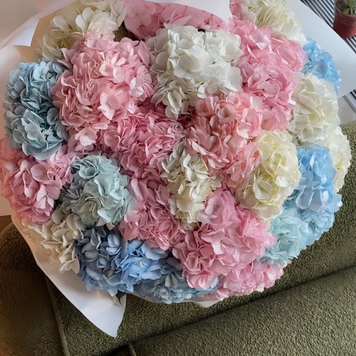 Букет гортензий микс в Чите