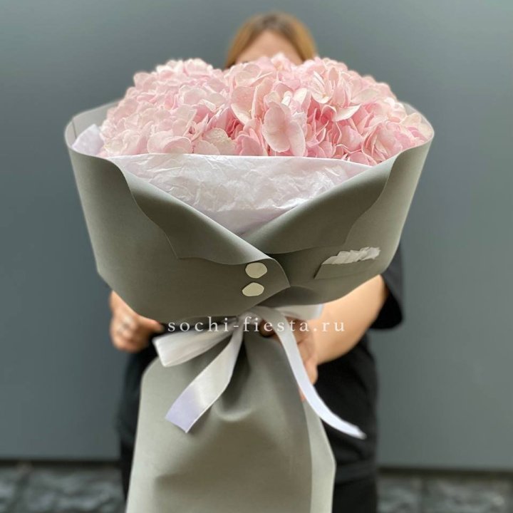  Букет  пиджачок из 5 гортензий в Чите