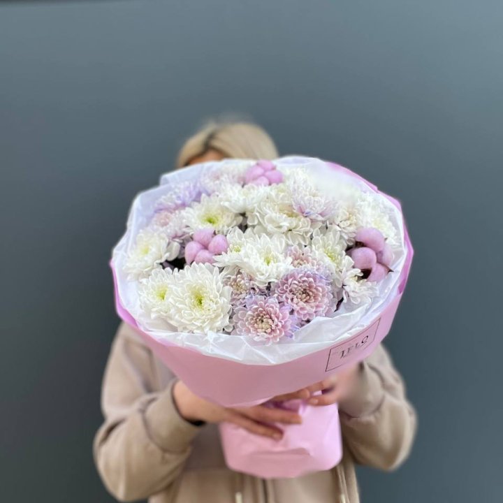 7 нежных хризантем в Чите