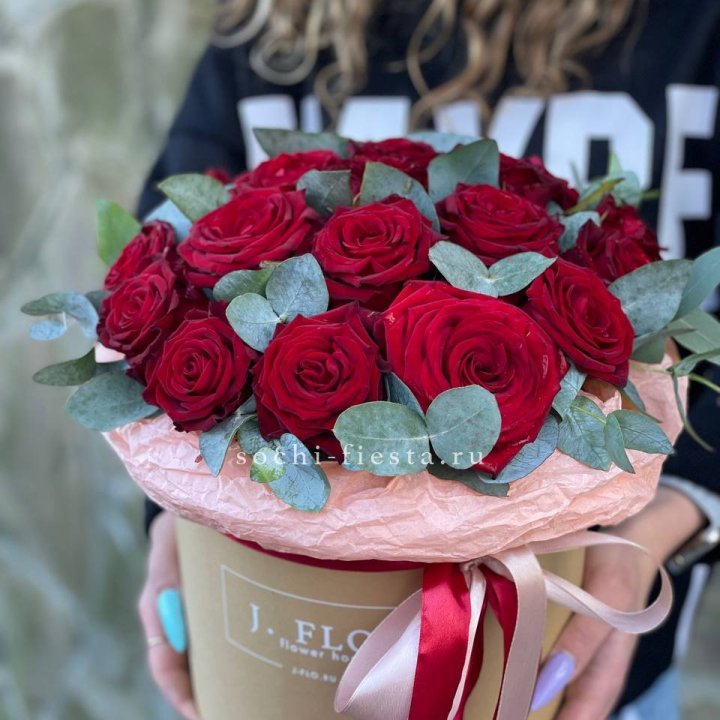 21 Красная роза в боксе №1 в Чите