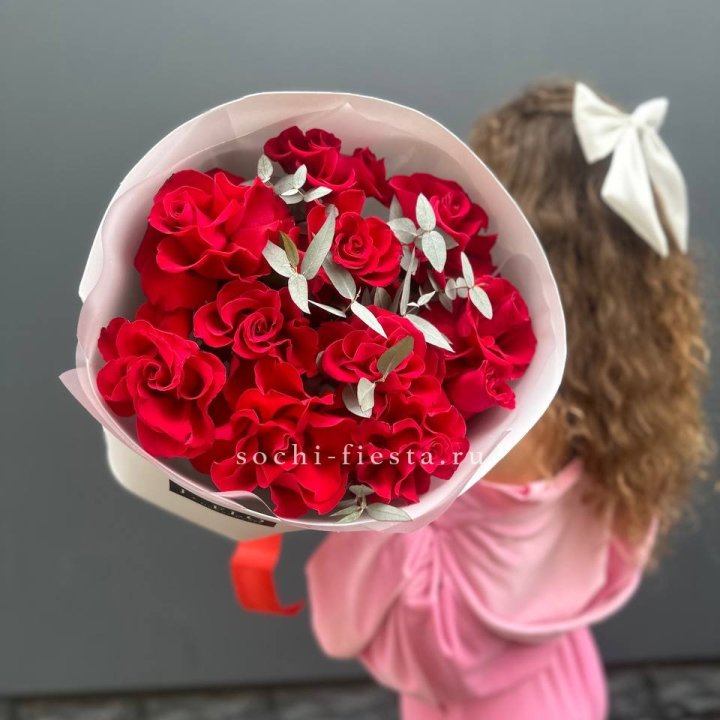11 Красных французских роз в Чите