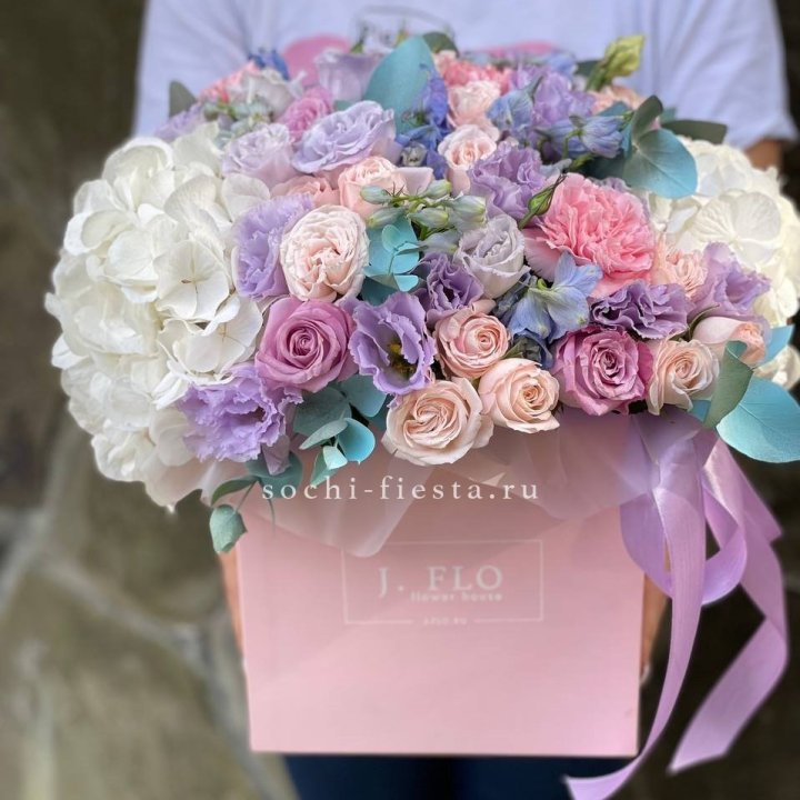 Цветочный бокс макси каб в Чите