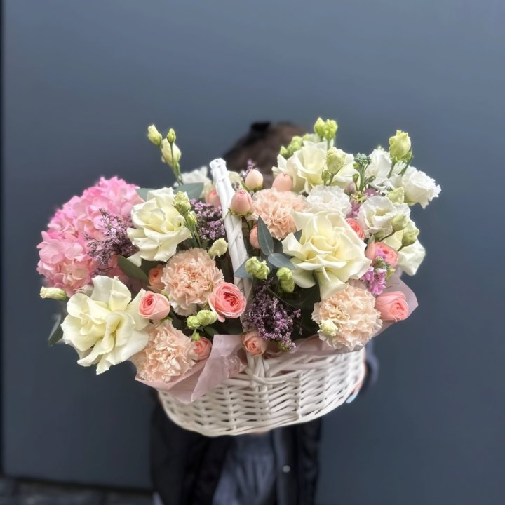 Цветочная корзина "Софтнес" в Чите