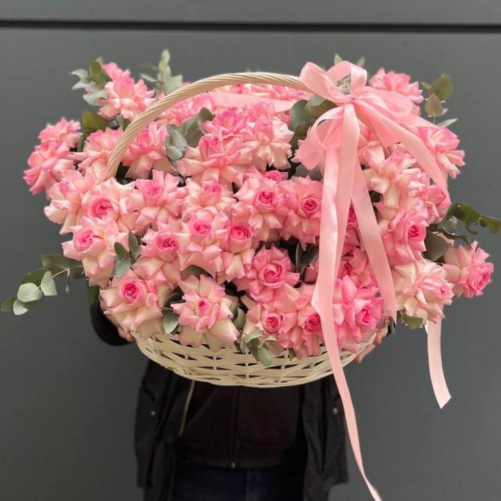 51 розовая роза в корзине в Чите