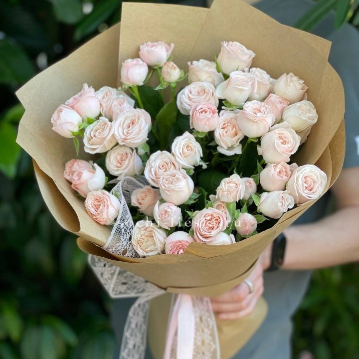 Кустовые розы букет №1 в Чите