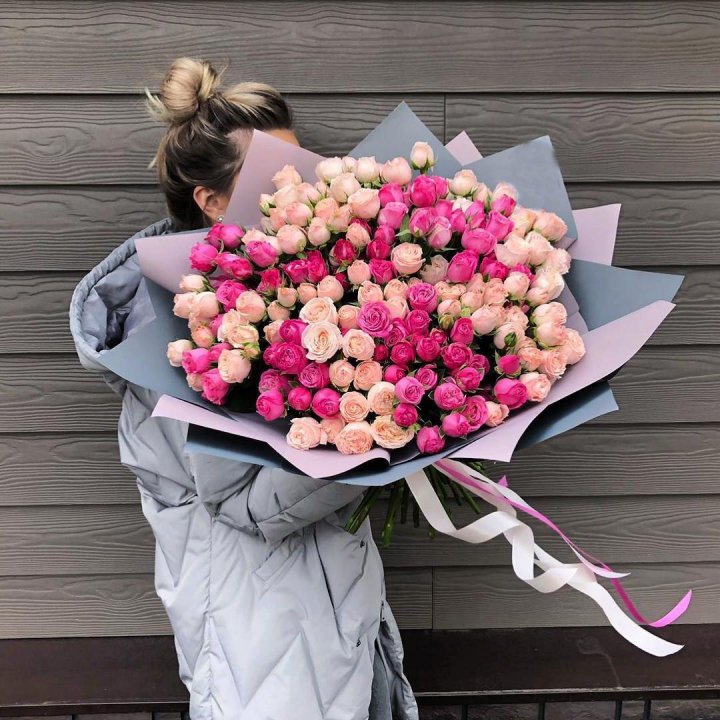 55 роз микс кустовых в Чите