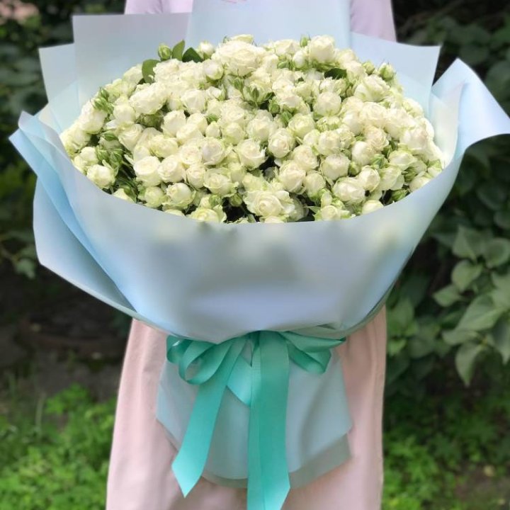 51 белая кустовая роза в Чите