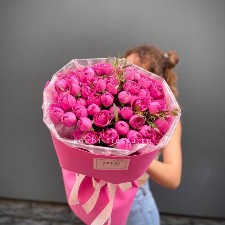 Кустовые розы букет Мисти Баблс в Чите