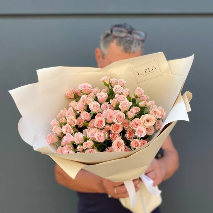 Кустовые розы леди в Чите