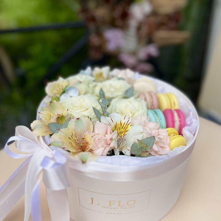 Цветочный бокс "Ника" в Чите