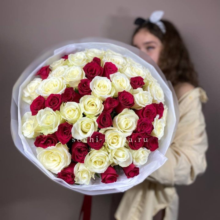 Микс из 55 роз в Чите