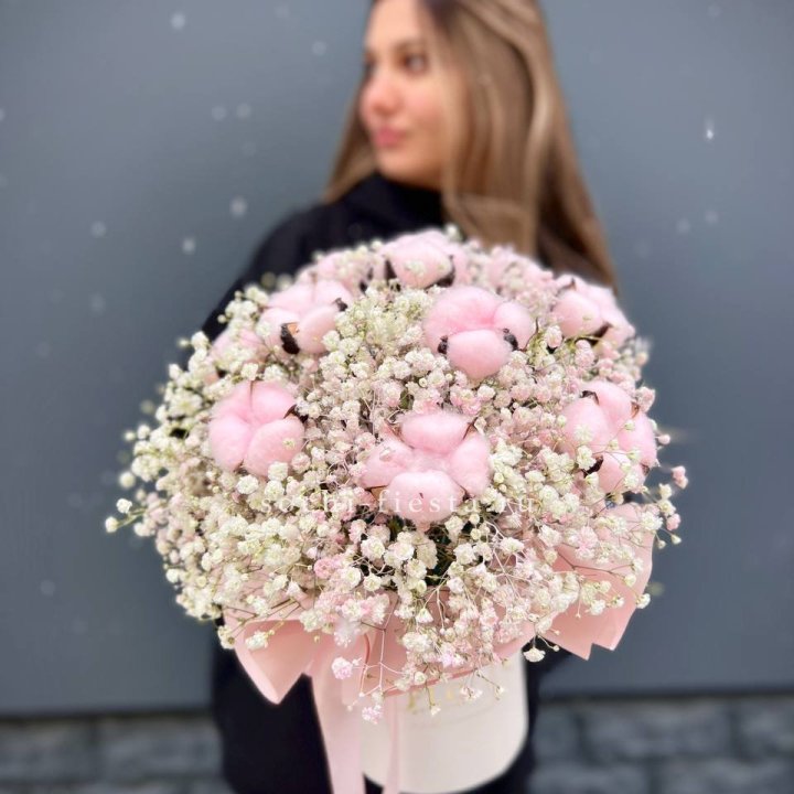 Гипсофилы с хлопком в шляпной коробке в Чите