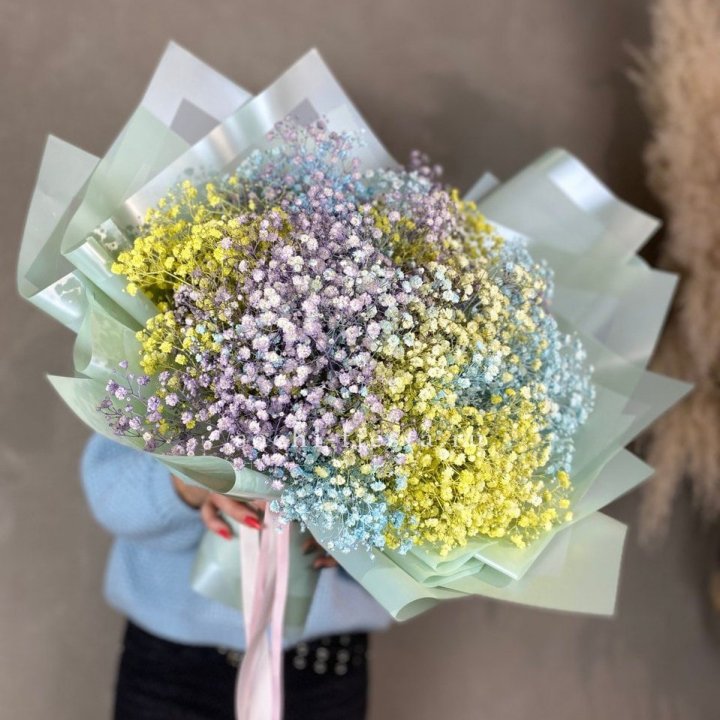Букет радужных гипсофил в Чите