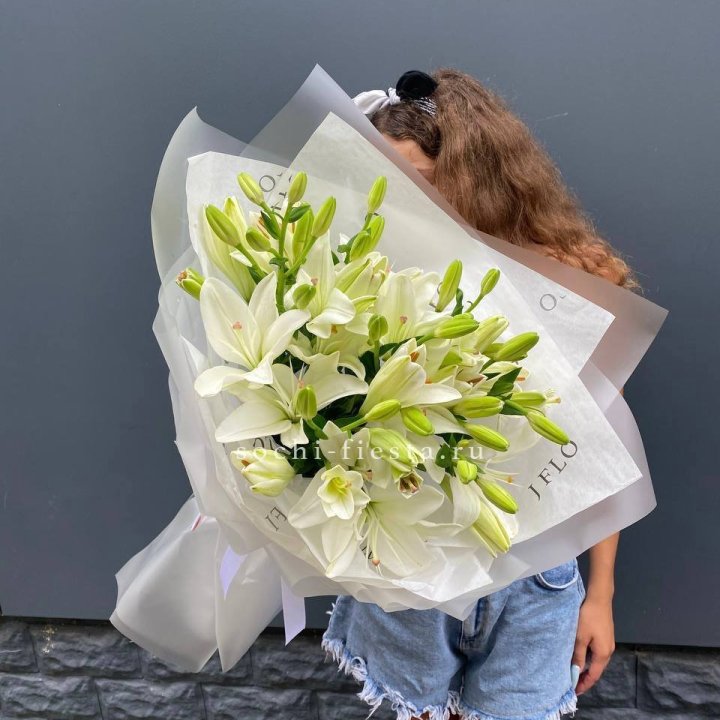 Букет  лилий "Воздушный"  в Чите
