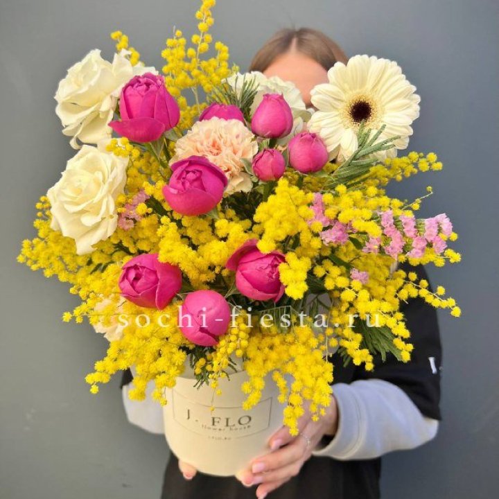 Цветы в боксе "Слобода" в Чите