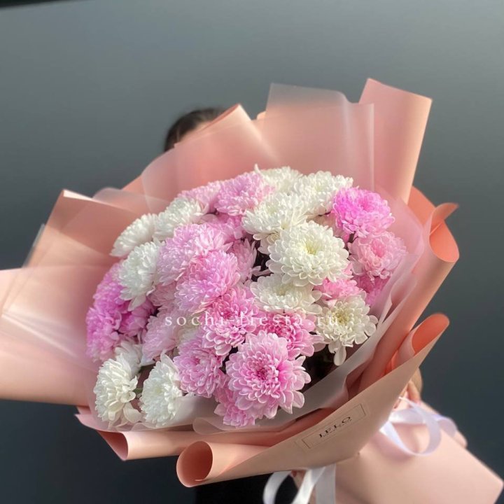  Букет бело-розовых хризантем  в Чите