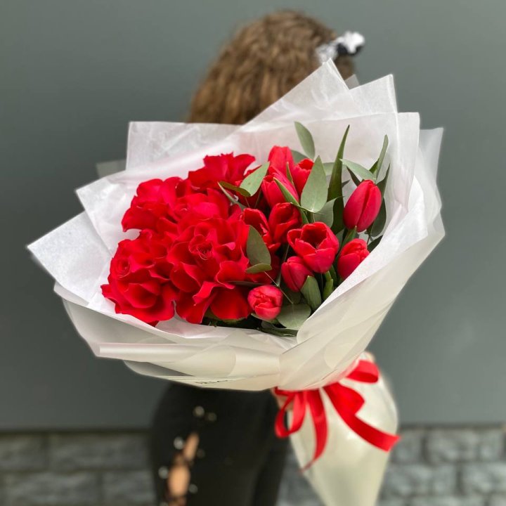 Дуо тюльпаны и розы в Чите