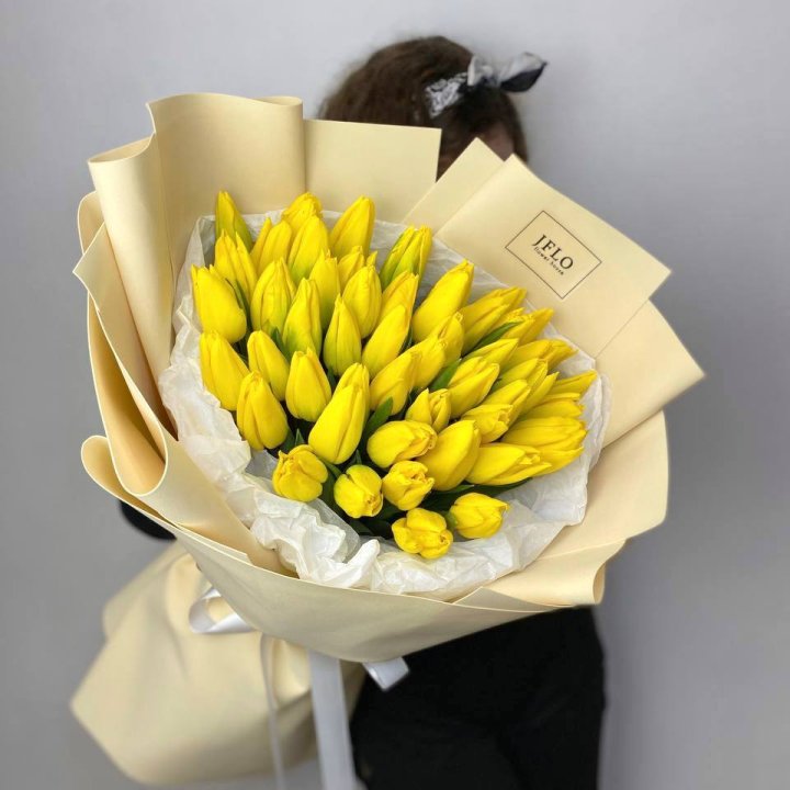 51 жёлтый тюльпан в Чите