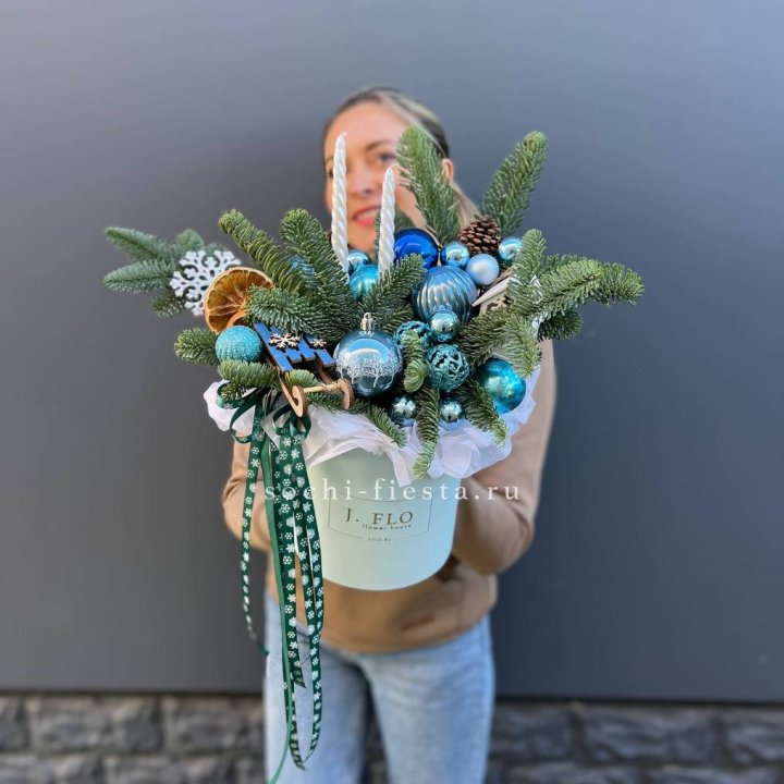 Композиция "Мери крисмас блю" в Чите