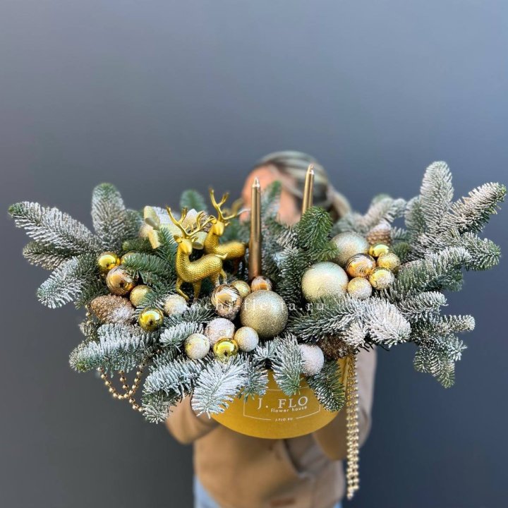 Композиция "Мери крисмас голд" в Чите