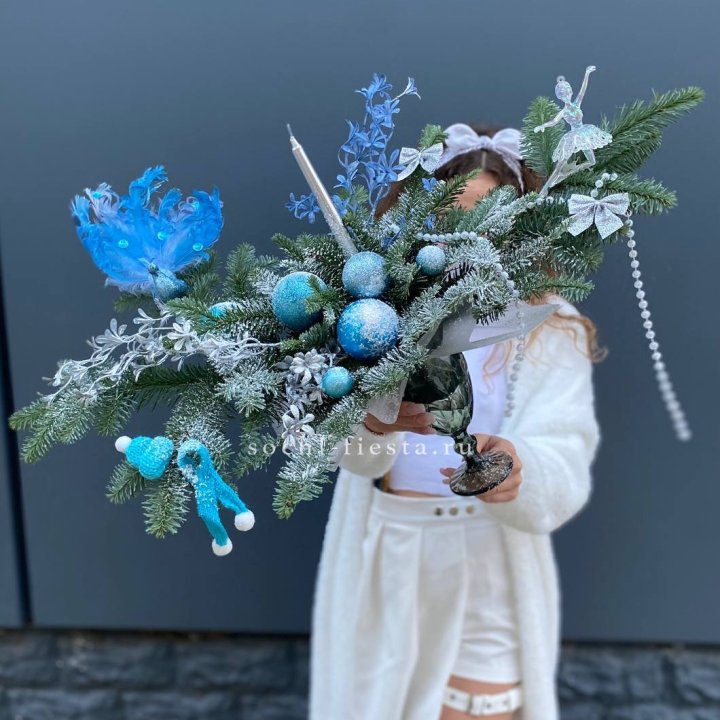 Композиция в бокале голубая в Чите