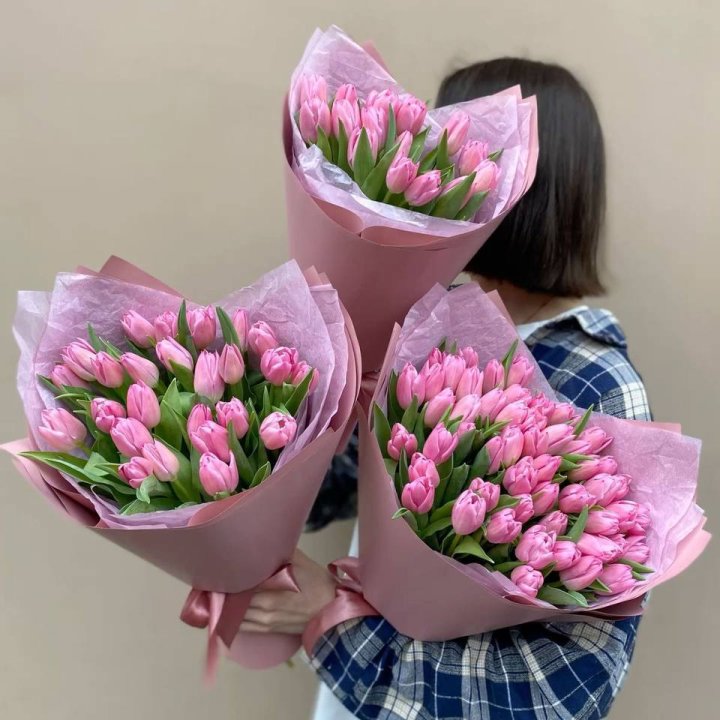 Букет розовых тюльпанов в Чите