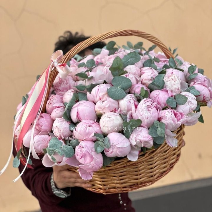 Корзина пионов "75" в Чите