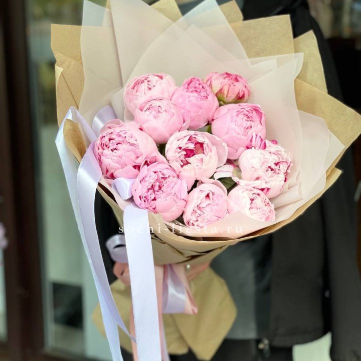 11 пионов в оформлении в Чите